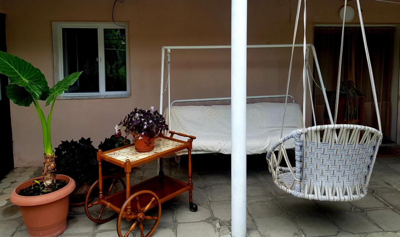 Guest House Adigeni Esterno foto